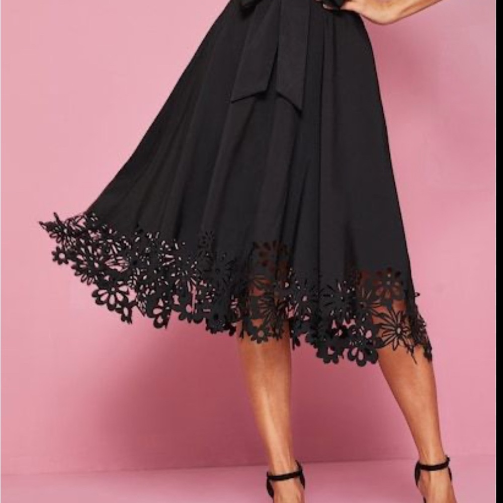 Elegant Black Floral Hem Skirt